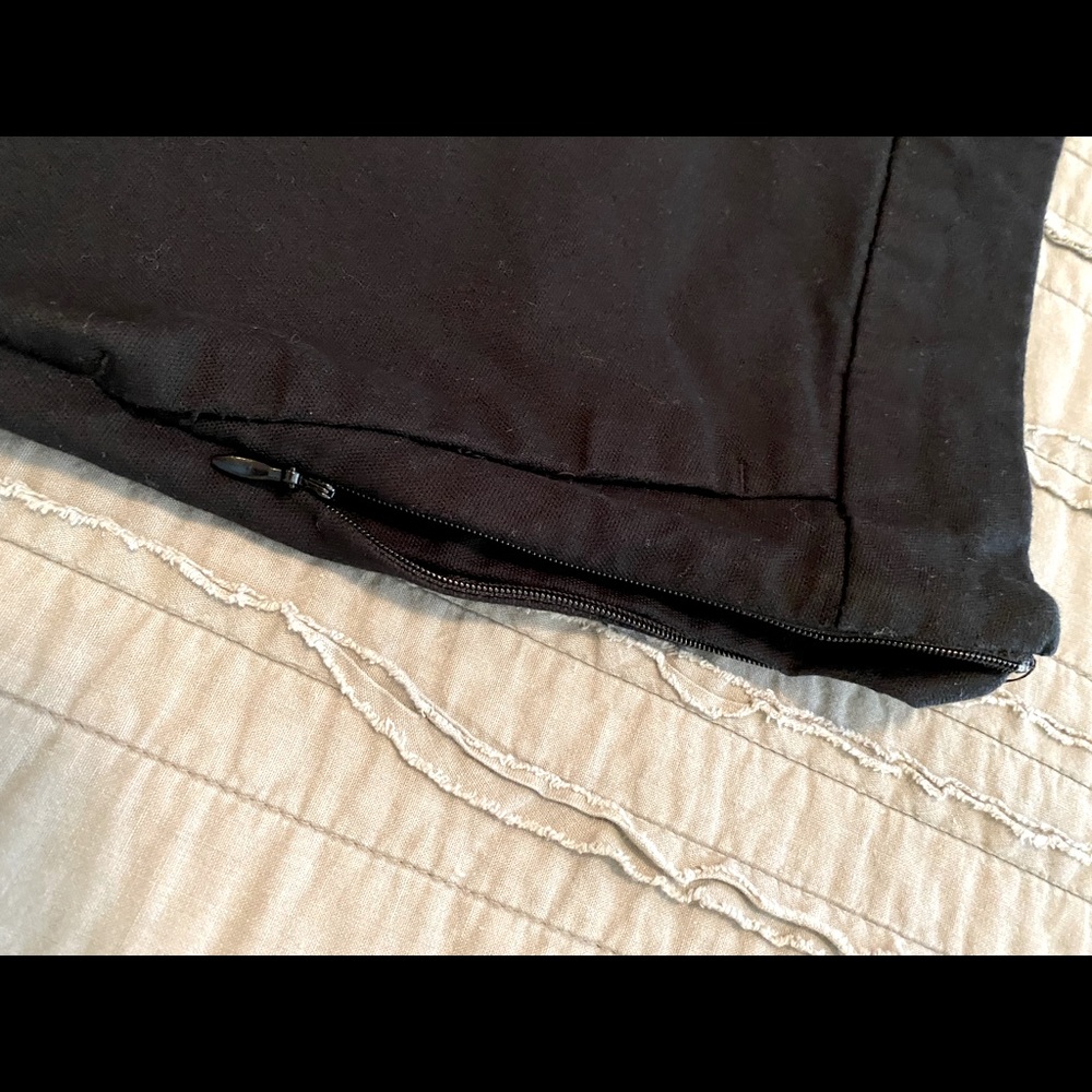 Banana Republic Women’s Dressy Woven Shorts - Picture 4 of 4